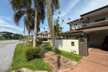 Stampin Tengah Double Storey Semi-Detached House For Sale/Rent