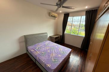 Stampin Tengah Double Storey Semi-Detached House For Sale/Rent