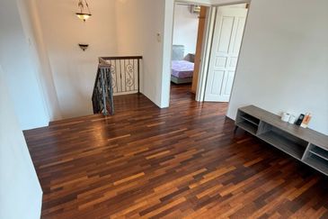 Stampin Tengah Double Storey Semi-Detached House For Sale/Rent