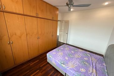 Stampin Tengah Double Storey Semi-Detached House For Sale/Rent