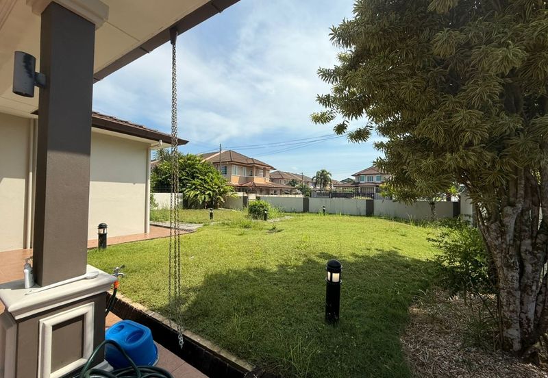 Stampin Tengah Double Storey Semi-Detached House For Sale/Rent