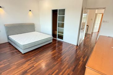 Stampin Tengah Double Storey Semi-Detached House For Sale/Rent