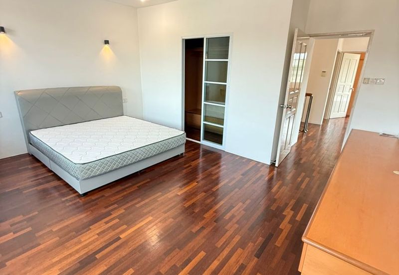 Stampin Tengah Double Storey Semi-Detached House For Sale/Rent