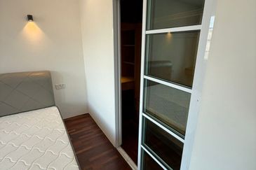 Stampin Tengah Double Storey Semi-Detached House For Sale/Rent