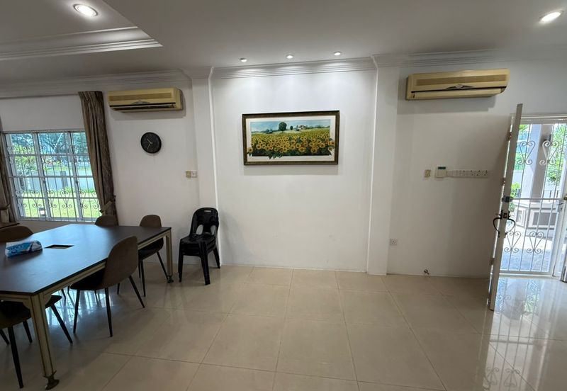 Stampin Tengah Double Storey Semi-Detached House For Sale/Rent