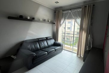 Batu Kawa Court­yard Sanctuary For Sale