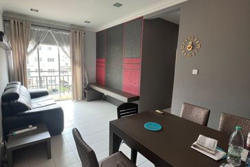 Batu Kawa Court­yard Sanctuary For Sale