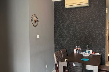 Batu Kawa Court­yard Sanctuary For Sale