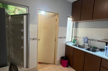 Batu Kawa Court­yard Sanctuary For Sale