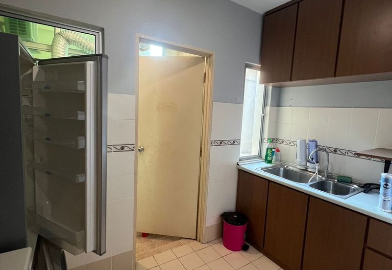 Batu Kawa Court­yard Sanctuary For Sale