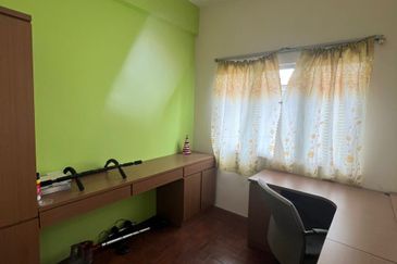 Batu Kawa Court­yard Sanctuary For Sale