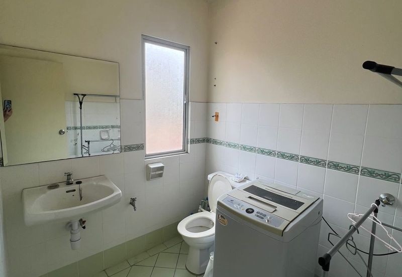 Batu Kawa Court­yard Sanctuary For Sale