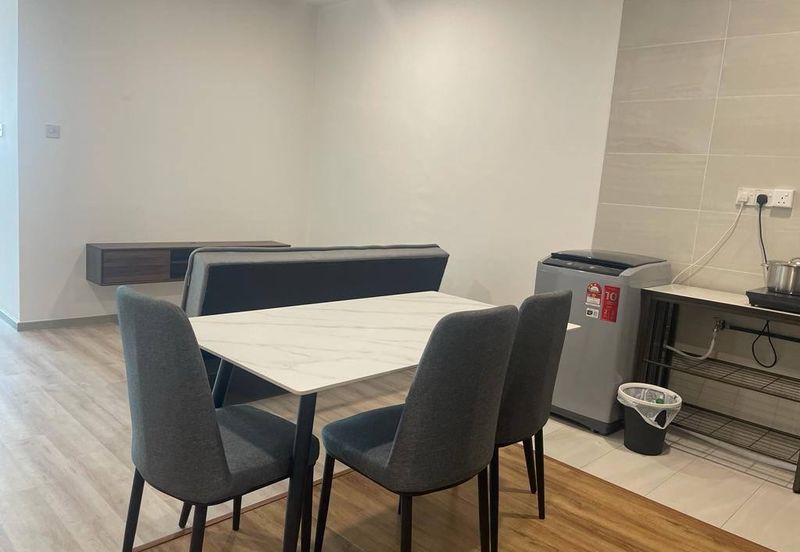 Vantage Tamu For Sale