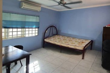  Phoenix Garden Batu Kawa Single Storey Semi-Detached House