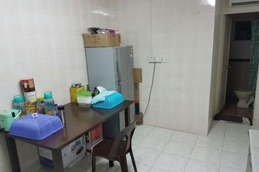  Phoenix Garden Batu Kawa Single Storey Semi-Detached House