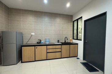 Stutong Double storey terrace Intermediate house for Rent