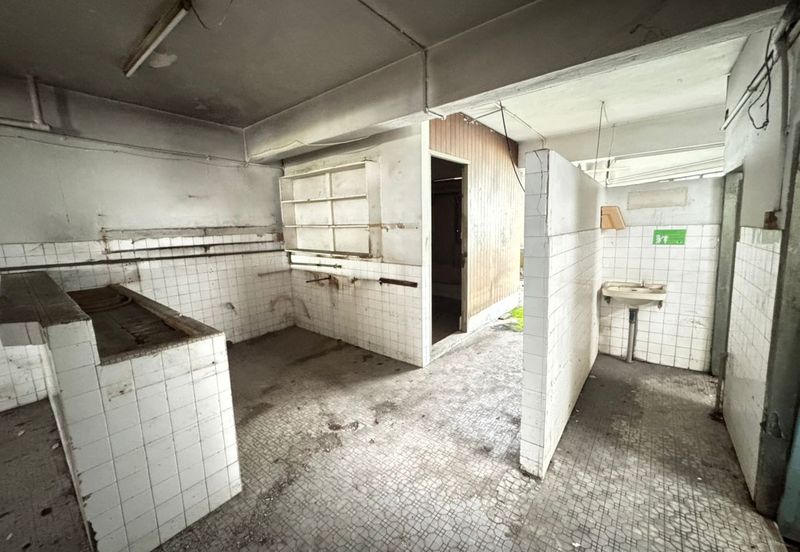 Satok 3 Storey Shoplot For Sale