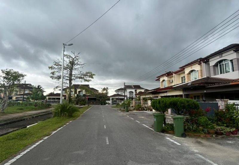 Jalan Dahlia Double Storey Terrace For Sale