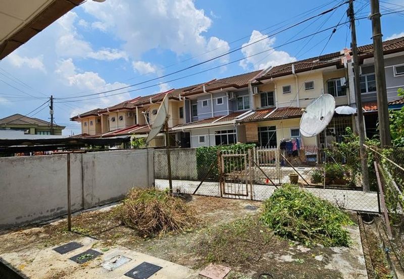 Jalan Dahlia Double Storey Terrace For Sale