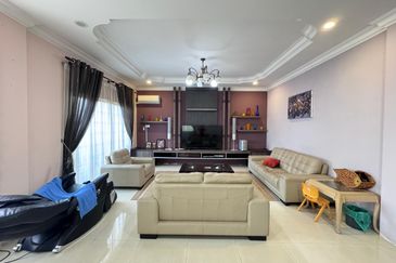 Arang Road Double storey semi detached For Sale