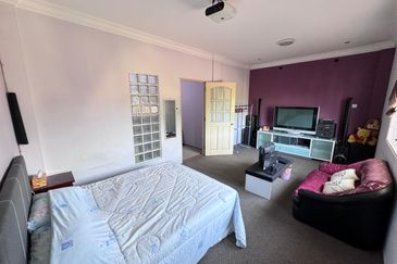 Arang Road Double storey semi detached For Sale