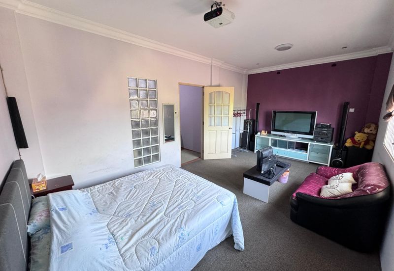 Arang Road Double storey semi detached For Sale