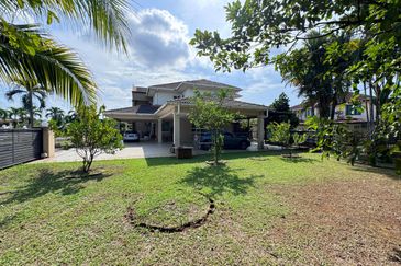 Arang Road Double storey semi detached For Sale