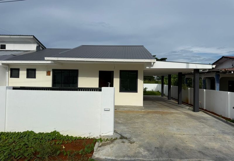 Lorong Bunga Kemuning, Jalan Matang Single Storey Semi Detached House For Sale