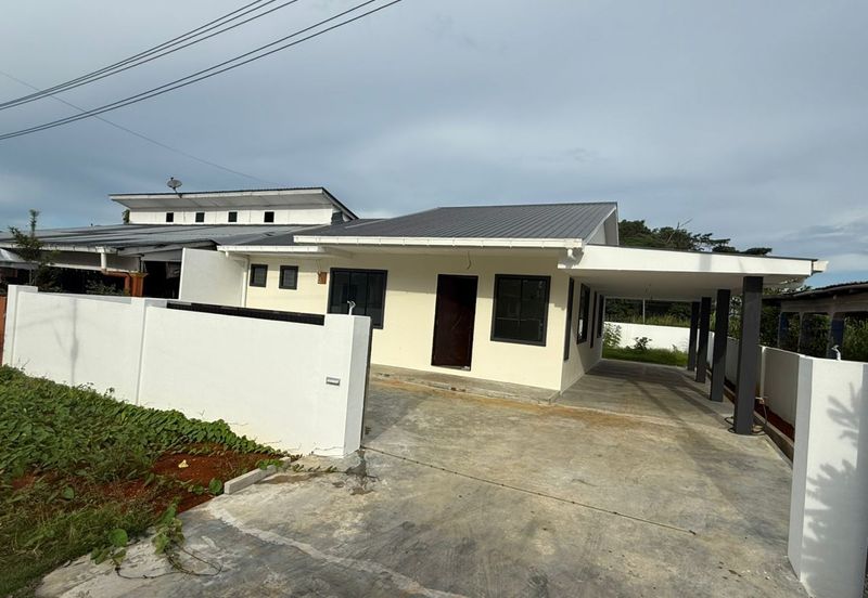 Lorong Bunga Kemuning, Jalan Matang Single Storey Semi Detached House For Sale