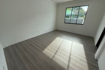 Lorong Bunga Kemuning, Jalan Matang Single Storey Semi Detached House For Sale