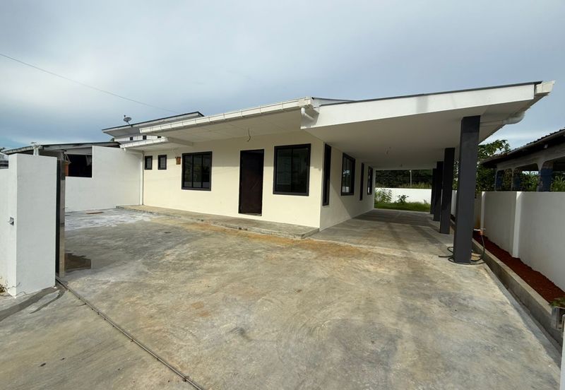 Lorong Bunga Kemuning, Jalan Matang Single Storey Semi Detached House For Sale