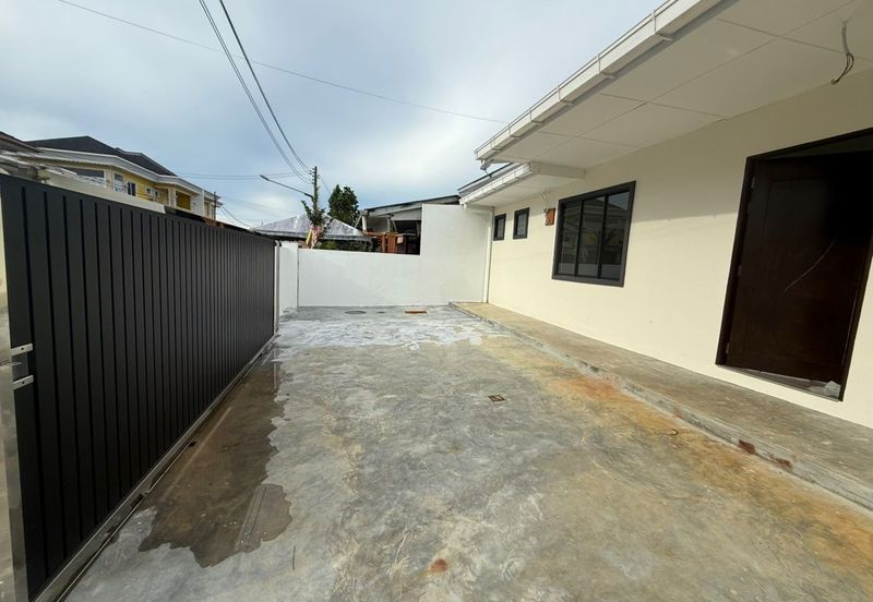 Lorong Bunga Kemuning, Jalan Matang Single Storey Semi Detached House For Sale