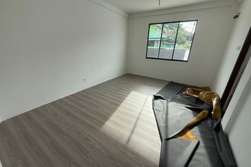 Lorong Bunga Kemuning, Jalan Matang Single Storey Semi Detached House For Sale