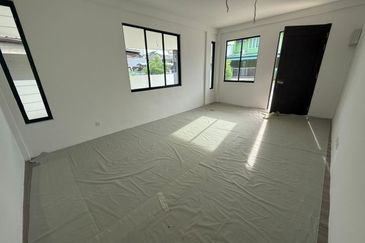 Lorong Bunga Kemuning, Jalan Matang Single Storey Semi Detached House For Sale
