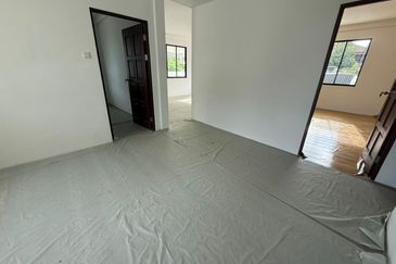 Lorong Bunga Kemuning, Jalan Matang Single Storey Semi Detached House For Sale