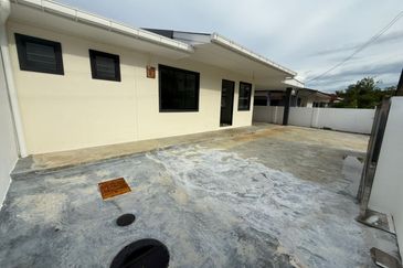 Lorong Bunga Kemuning, Jalan Matang Single Storey Semi Detached House For Sale