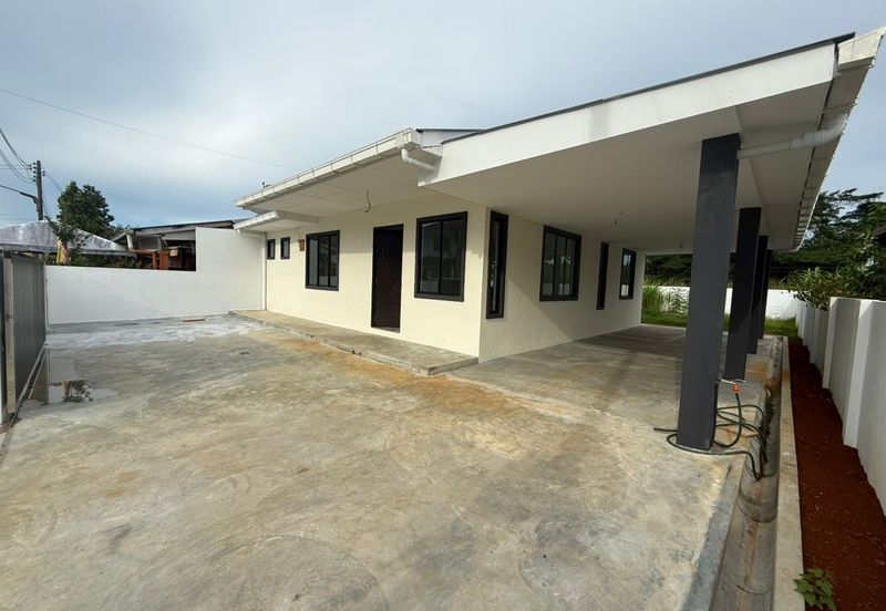 Lorong Bunga Kemuning, Jalan Matang Single Storey Semi Detached House For Sale