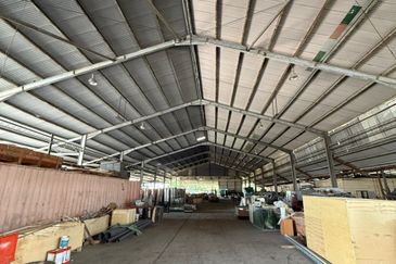 Detached Warehouse @ Bintawa For Rent