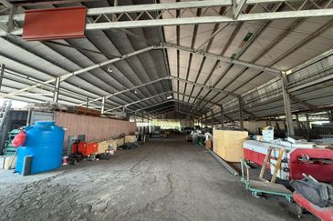 Detached Warehouse @ Bintawa For Rent