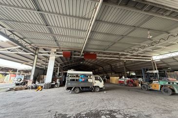 Detached Warehouse @ Bintawa For Rent