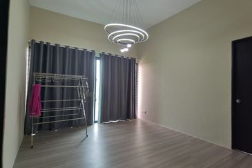 Taman Botanika, Batu Kawa Double Storey Semi D For Rent