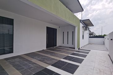 Taman Botanika, Batu Kawa Double Storey Semi D For Rent