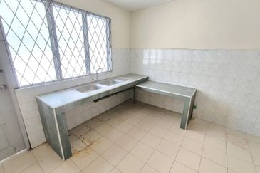 Taman Yen Yen, Matang Jaya Single Storey Intermediate For Rent