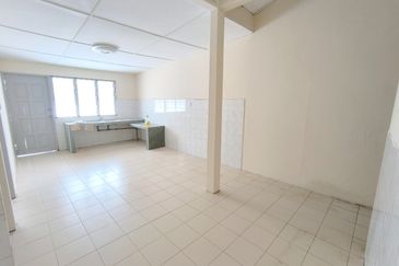 Taman Yen Yen, Matang Jaya Single Storey Intermediate For Rent