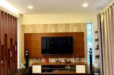 Uplands Residence Three Storey Semi-D For Sale