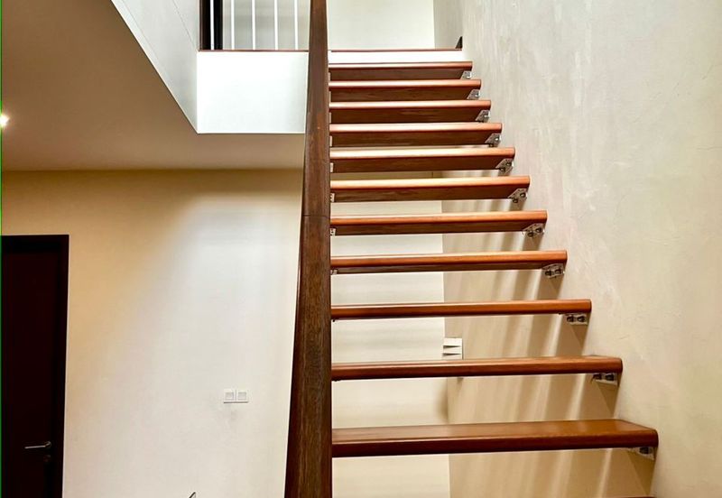 Uplands Residence Three Storey Semi-D For Sale