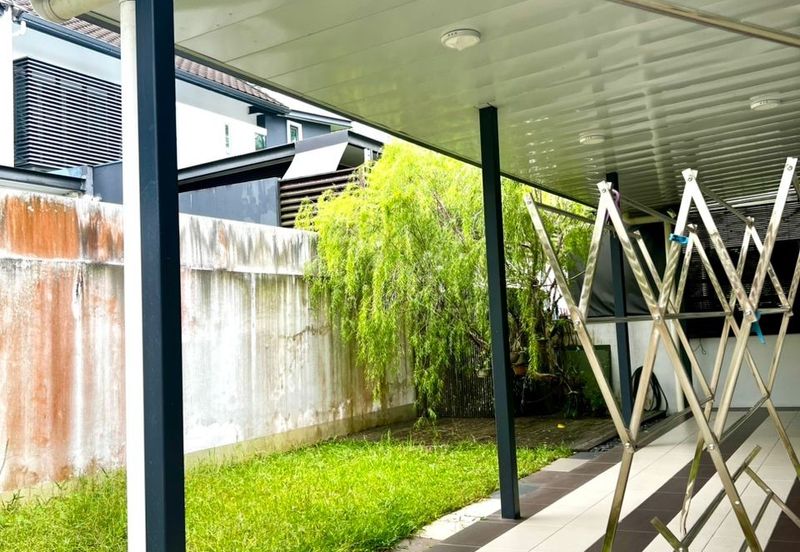 Uplands Residence Three Storey Semi-D For Sale