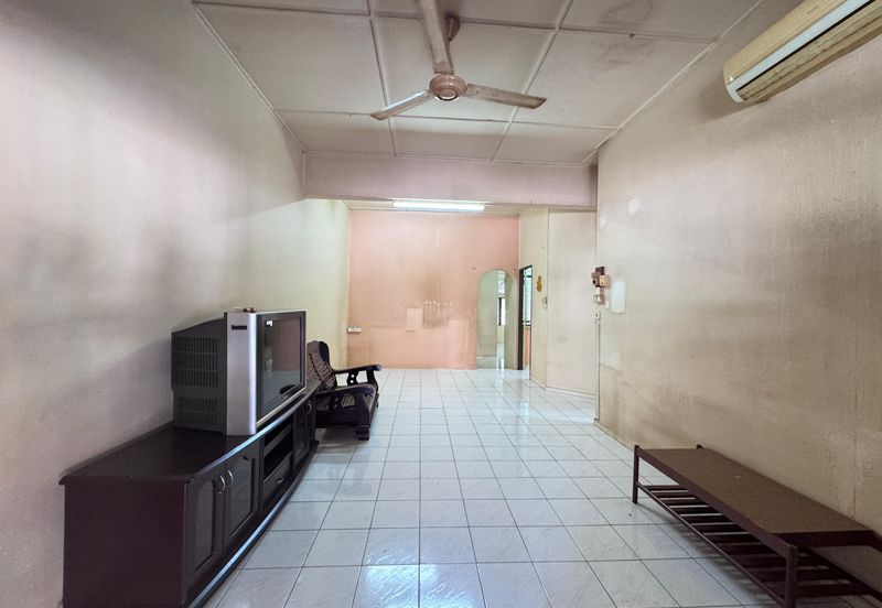 Arang Road single storey intermediate for sale