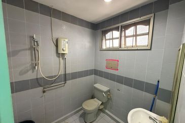 Stampin Double Storey Semi-Detached For Sale