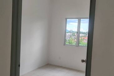 Pine Square Sri Pertiwi For Rent
